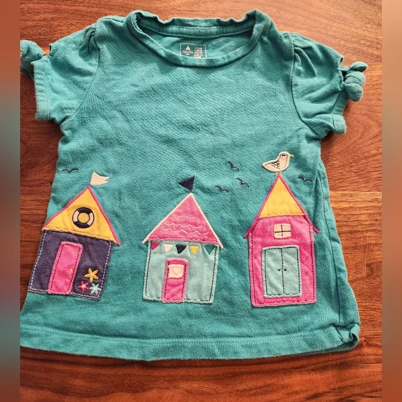 ❤️ 3/$15! GAP Teal Kids Tee with Colorful Beach House Design - Picture 1 of 2